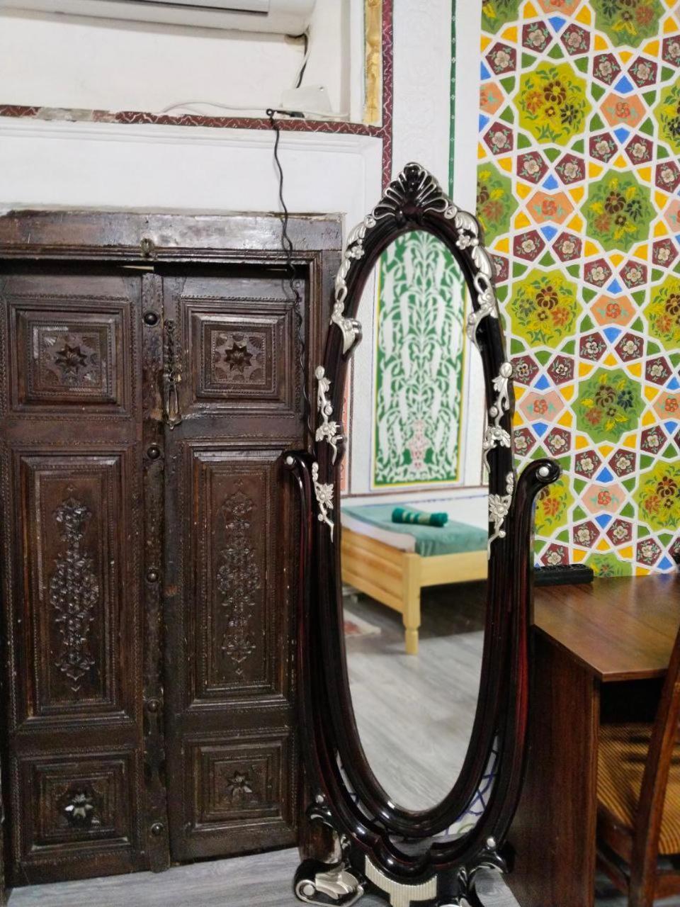 Hotel Rizqiro'Z Boutique Buchara Exterior foto